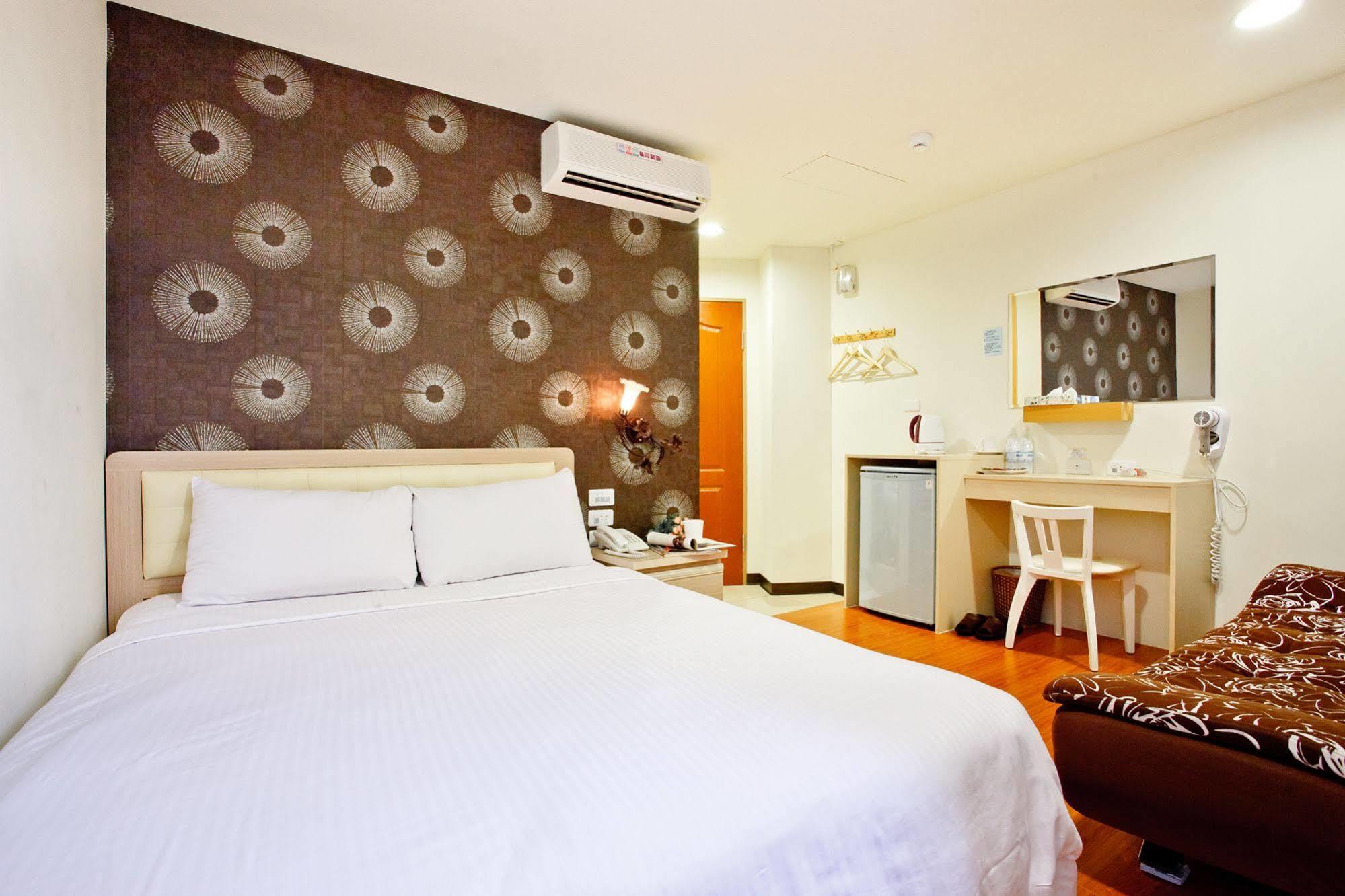Green Park Commercial Hotel Tainan Exterior foto